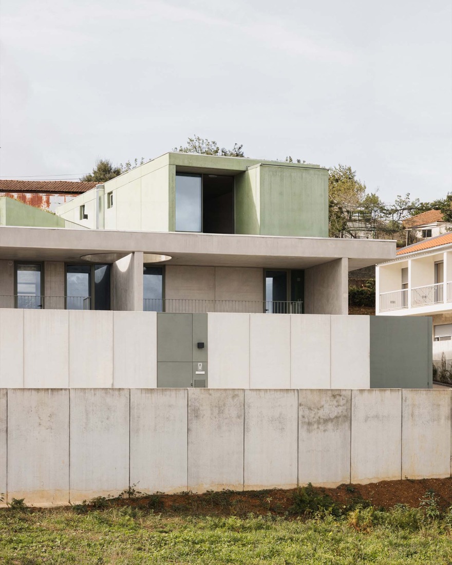 Casas G-5 por SUMMARY Architects. Fotografía por Alexander Bogorodskiy.