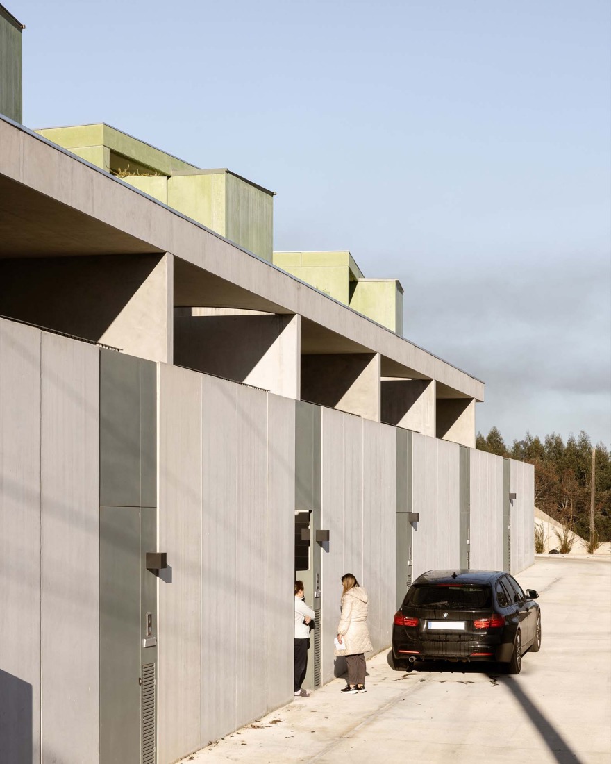 Casas G-5 por SUMMARY Architects. Fotografía por Alexander Bogorodskiy.