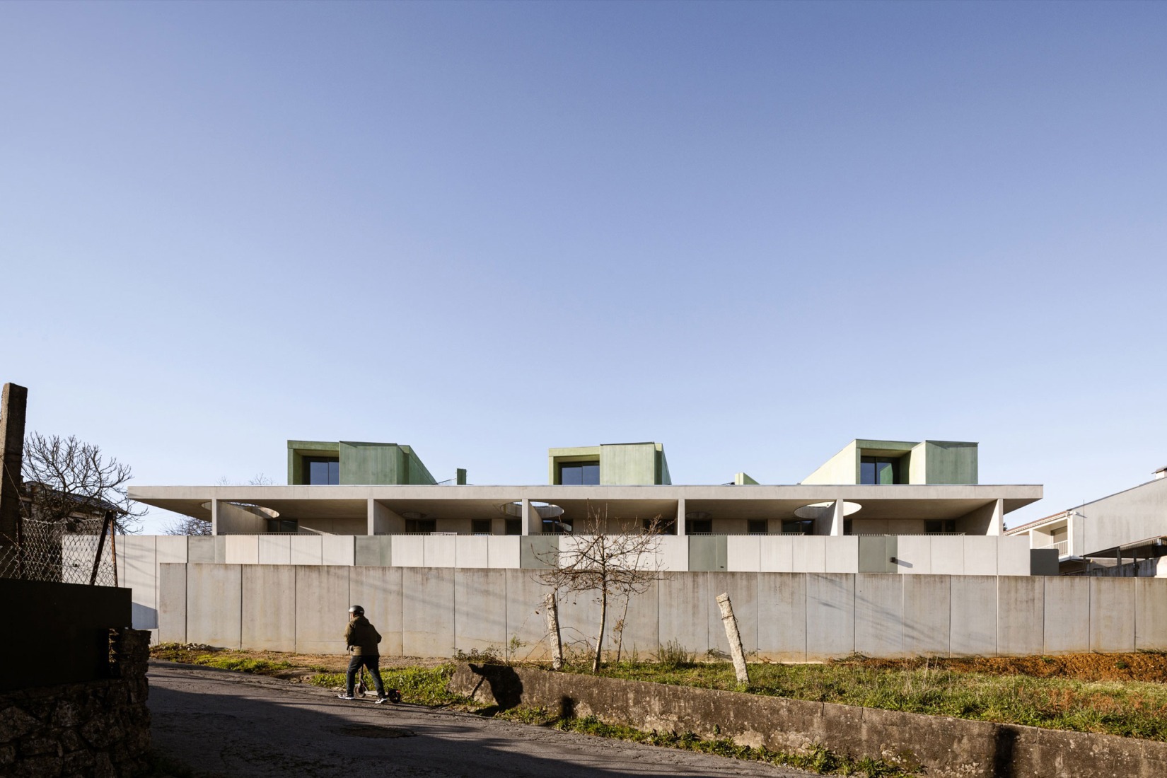 Casas G-5 por SUMMARY Architects. Fotografía por Alexander Bogorodskiy.