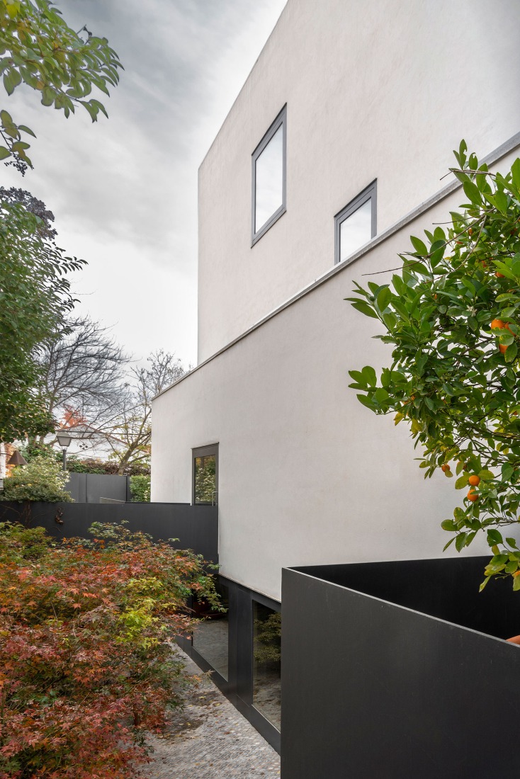Casa Blanca en Madrid por Tuñón y Albornoz Arquitectos. Fotografía por Luis Asín. 