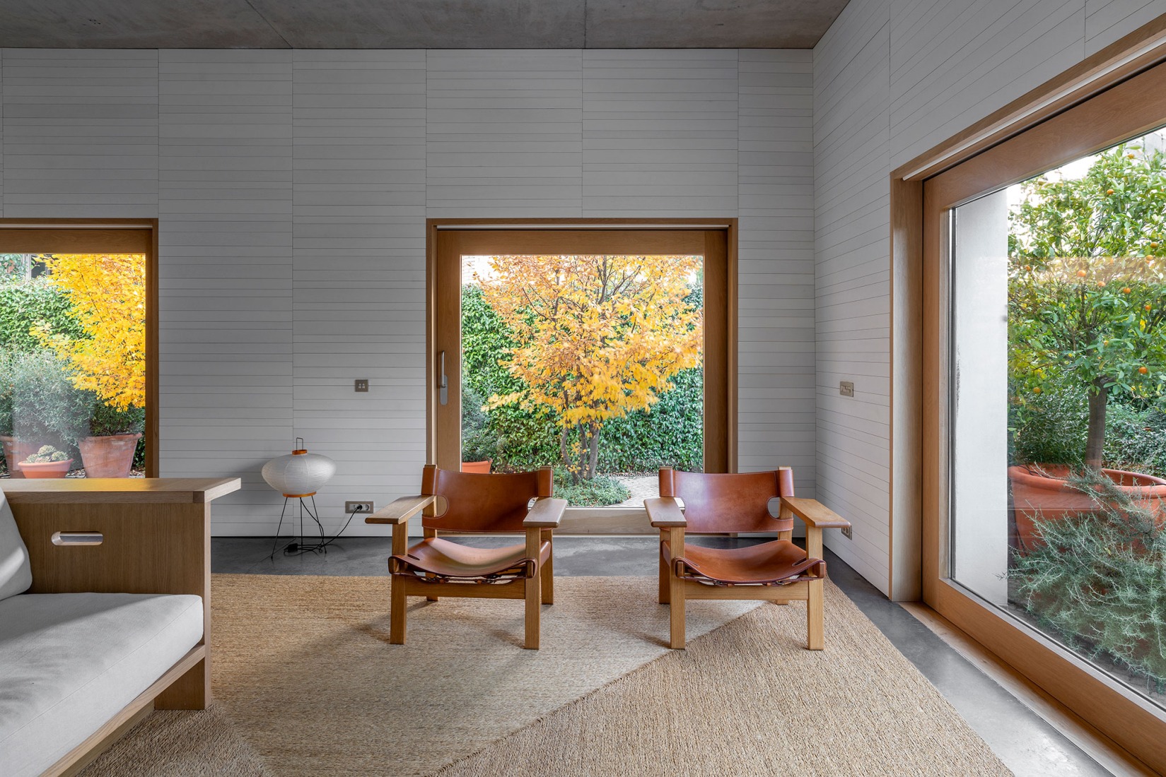 Casa Blanca en Madrid por Tuñón y Albornoz Arquitectos. Fotografía por Luis Asín. 