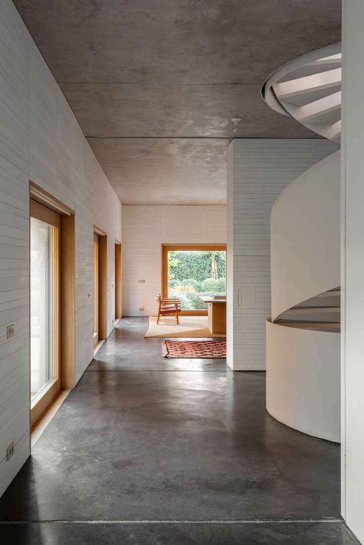 Casa Blanca en Madrid por Tuñón y Albornoz Arquitectos. Fotografía por Luis Asín. 