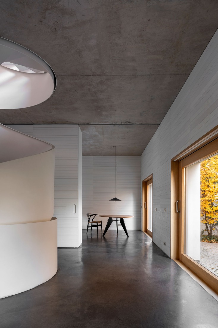 Casa Blanca en Madrid por Tuñón y Albornoz Arquitectos. Fotografía por Luis Asín. 