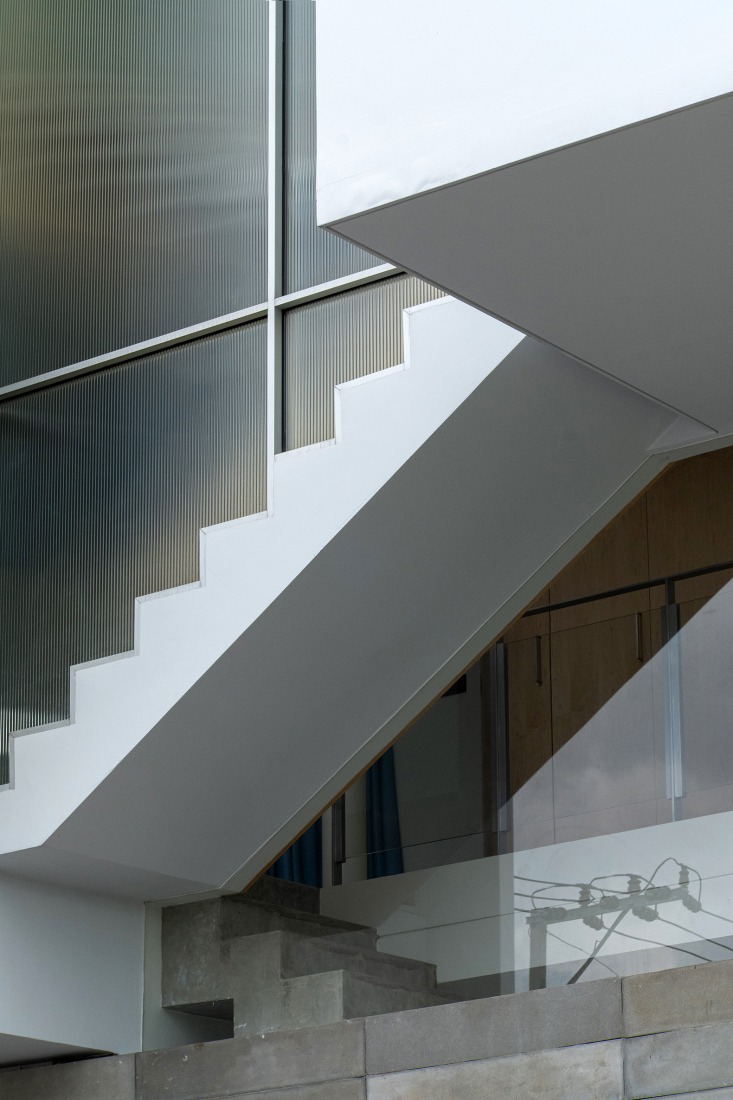 Casa AA por PHTAA. Fotografía por Kukkong. Casa AA por PHTAA. Fotografía por Kukkong.