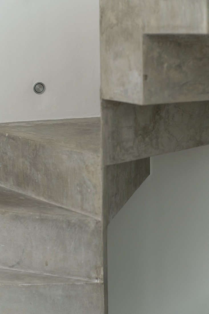 Casa AA por PHTAA. Fotografía por Kukkong. Casa AA por PHTAA. Fotografía por Kukkong.