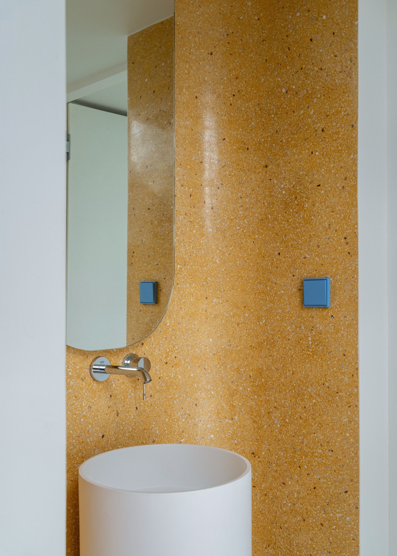 Casa AA por PHTAA. Fotografía por Kukkong. Casa AA por PHTAA. Fotografía por Kukkong.