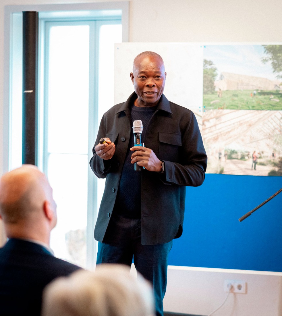 Museo Ehrhardt por Kéré architecture y HK Architekten. Fotografía por Silvio Rosenthal. Museo Ehrhardt por Kéré architecture y HK Architekten. Fotografía por Silvio Rosenthal.