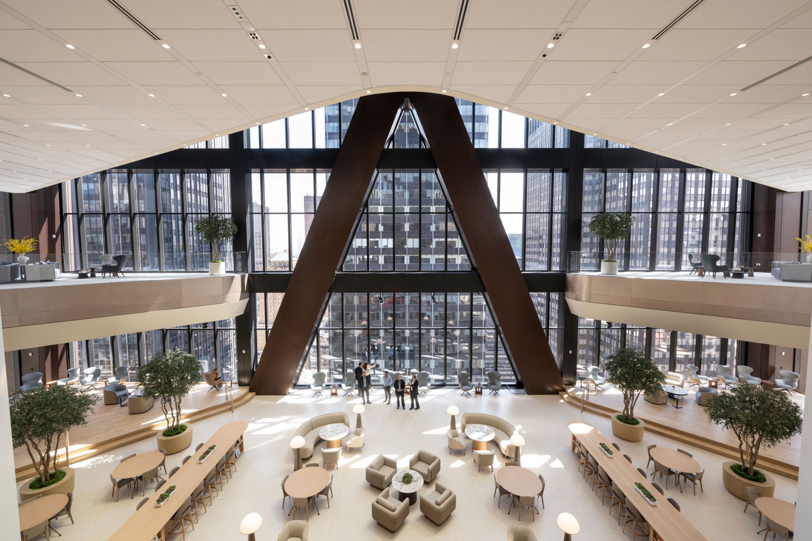 Morgan Hall. JPMorganChase’s New HQ by Foster + Partners. Photograph by Nigel Young, courtesy of Foster + Partners. Morgan Hall. JPMorganChase’s New HQ by Foster + Partners. Photograph by Nigel Young, courtesy of Foster + Partners.