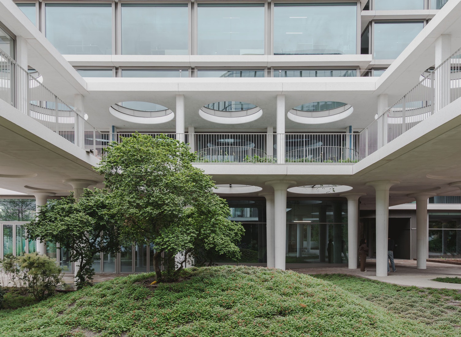 Towarowa 22 - Office house phase B by Jems Architekci. Photograph by Maria Kot.
