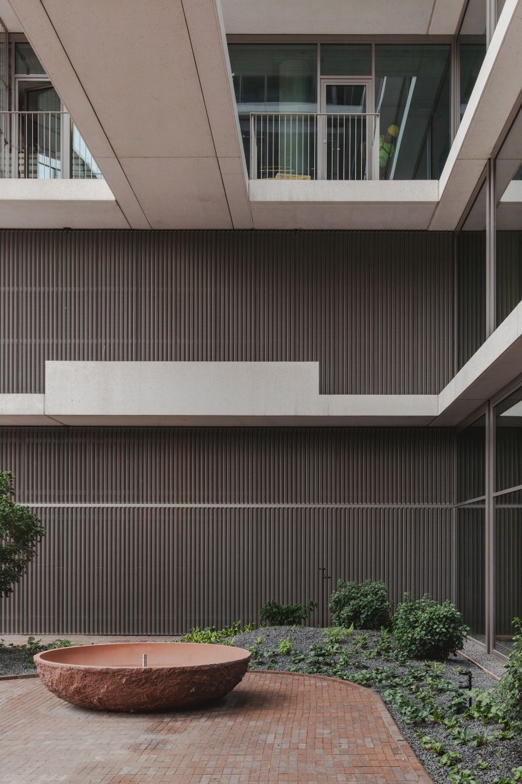 Towarowa 22 - Office house phase B by Jems Architekci. Photograph by Maria Kot.