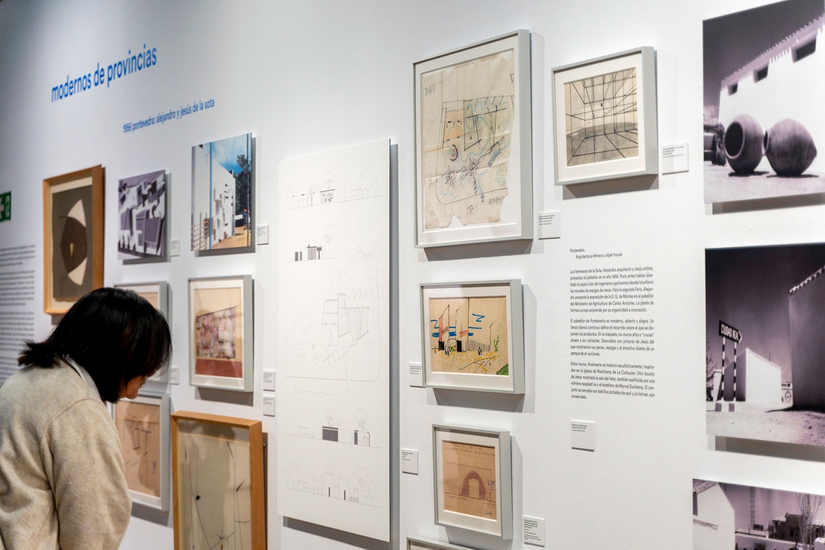 Exhibition hall view of the Country Fairs. Landscapes and modern architecture at the Casa de Campo. Photograph by Julio César González.