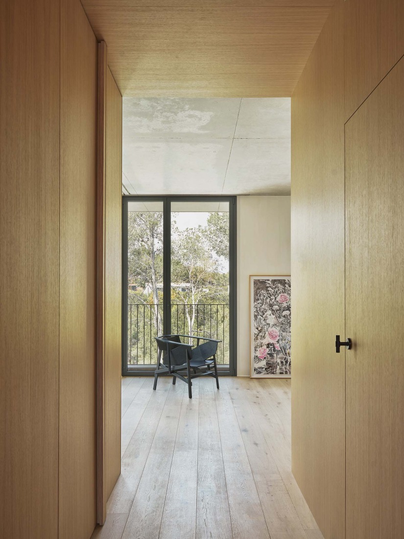 Casa en Cala Tamarit por Raúl Sánchez. Fotografía por David Zarzoso. Casa en Cala Tamarit por Raúl Sánchez. Fotografía por David Zarzoso.