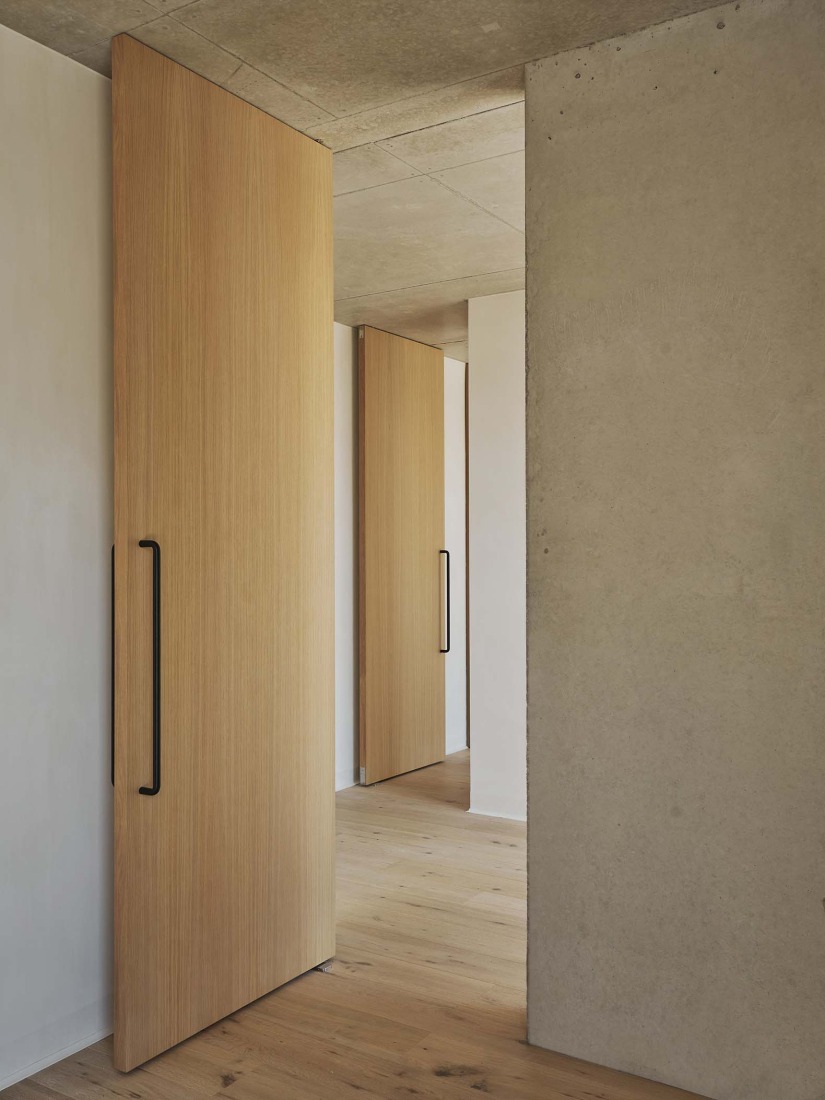 Casa en Cala Tamarit por Raúl Sánchez. Fotografía por David Zarzoso. Casa en Cala Tamarit por Raúl Sánchez. Fotografía por David Zarzoso.