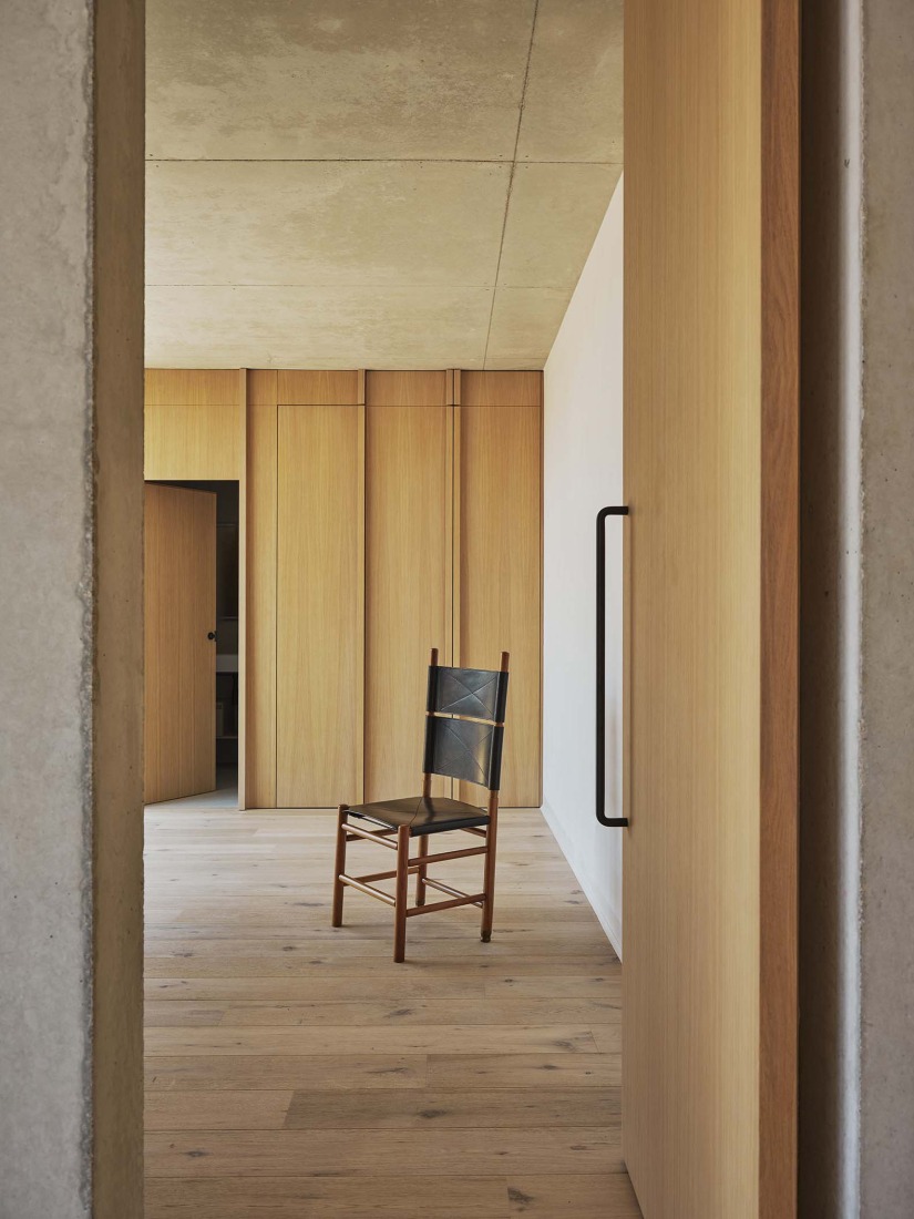 Casa en Cala Tamarit por Raúl Sánchez. Fotografía por David Zarzoso. Casa en Cala Tamarit por Raúl Sánchez. Fotografía por David Zarzoso.