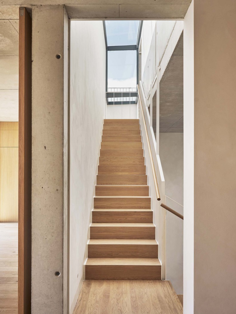 Casa en Cala Tamarit por Raúl Sánchez. Fotografía por David Zarzoso. Casa en Cala Tamarit por Raúl Sánchez. Fotografía por David Zarzoso.