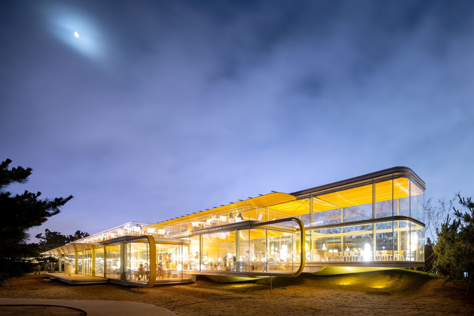 "Chiringuito Café" by SelgasCano. Photograph by Iwan Baan. "Chiringuito Café" by SelgasCano. Photograph by Iwan Baan.