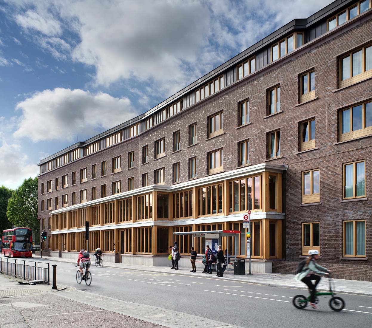 Residencia para mayores Appleby Blue por Witherford Watson Mann Architects. Fotografía por Philip Vile.