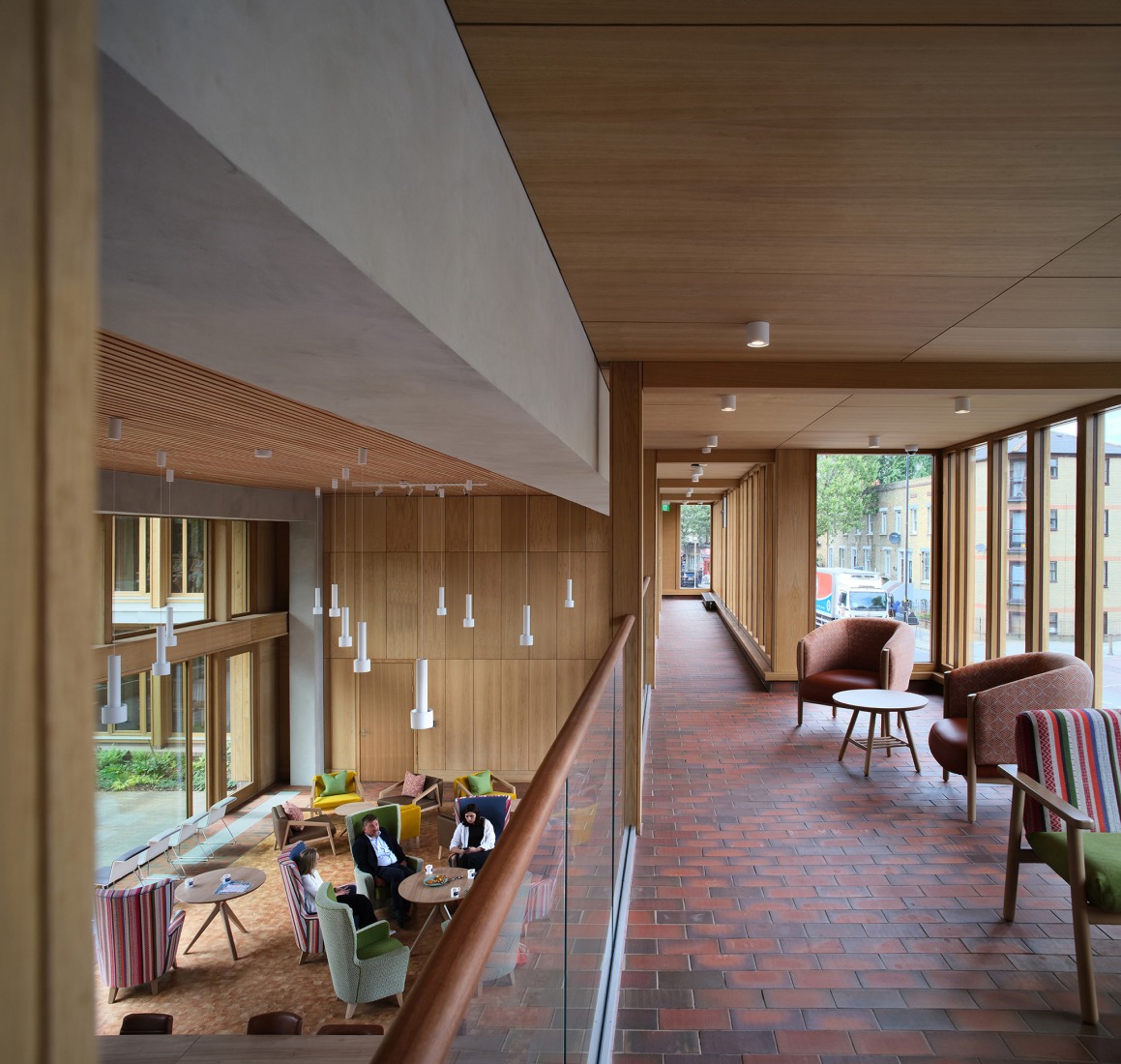 Residencia para mayores Appleby Blue por Witherford Watson Mann Architects. Fotografía por Philip Vile.