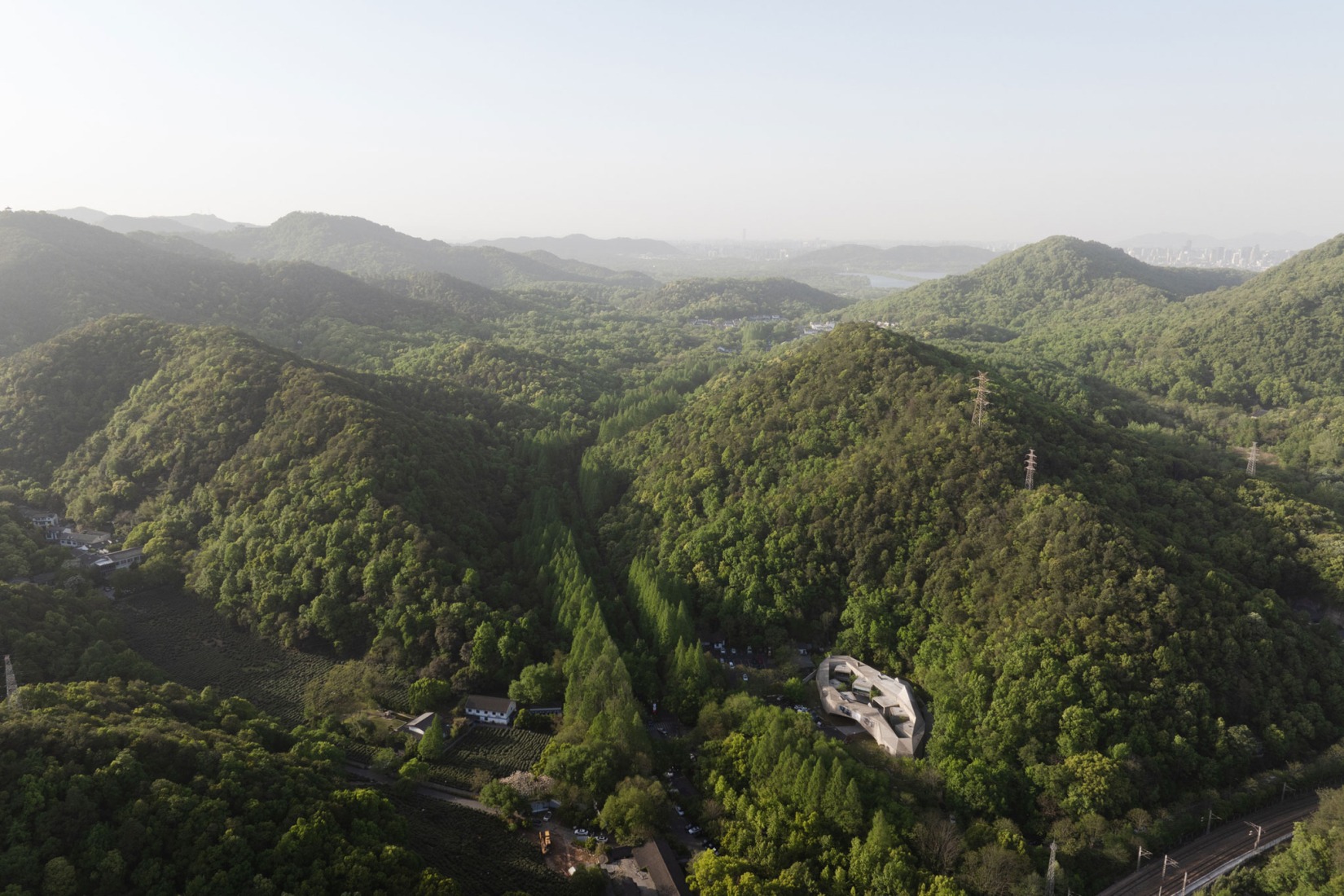 Xiao Feng Art Museum by ZAO / standardarchitecture. Photography by Dong image.