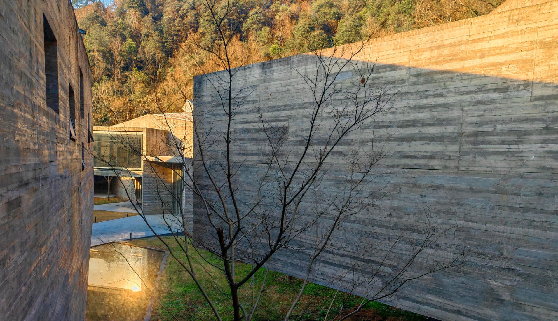 Xiao Feng Art Museum by ZAO / standardarchitecture. Photography by Shen Yang.