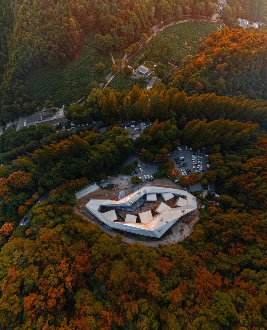 Xiao Feng Art Museum by ZAO / standardarchitecture. Photography by Shen Yang.
