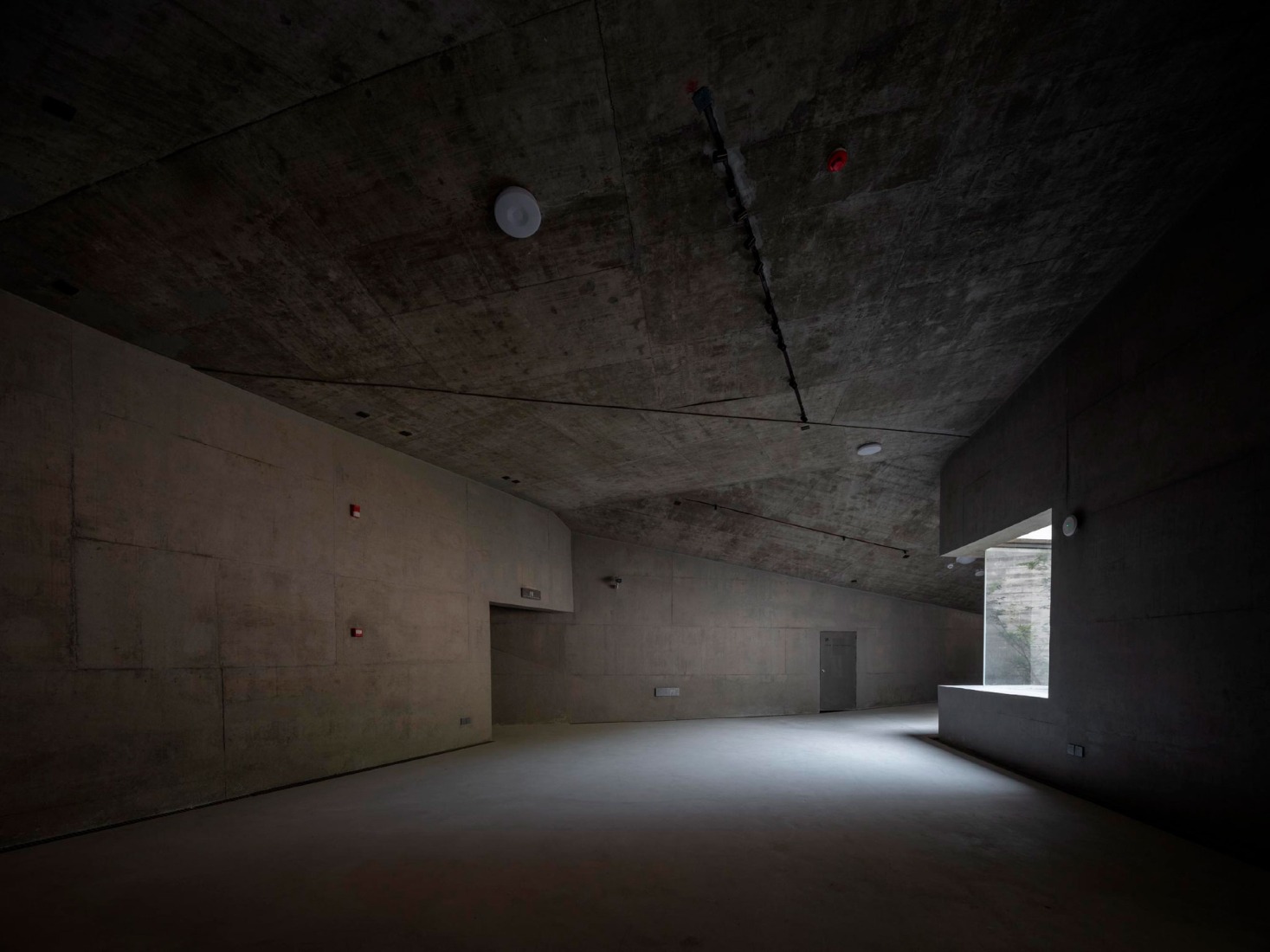 Xiao Feng Art Museum by ZAO / standardarchitecture. Photography by Qingshan Wu.
