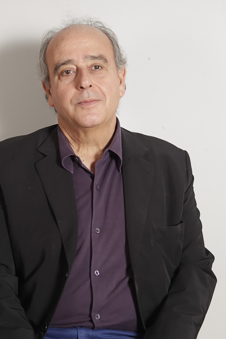 Retrato Josep Lluís Mateo. Fotografía por Adrià Goula.