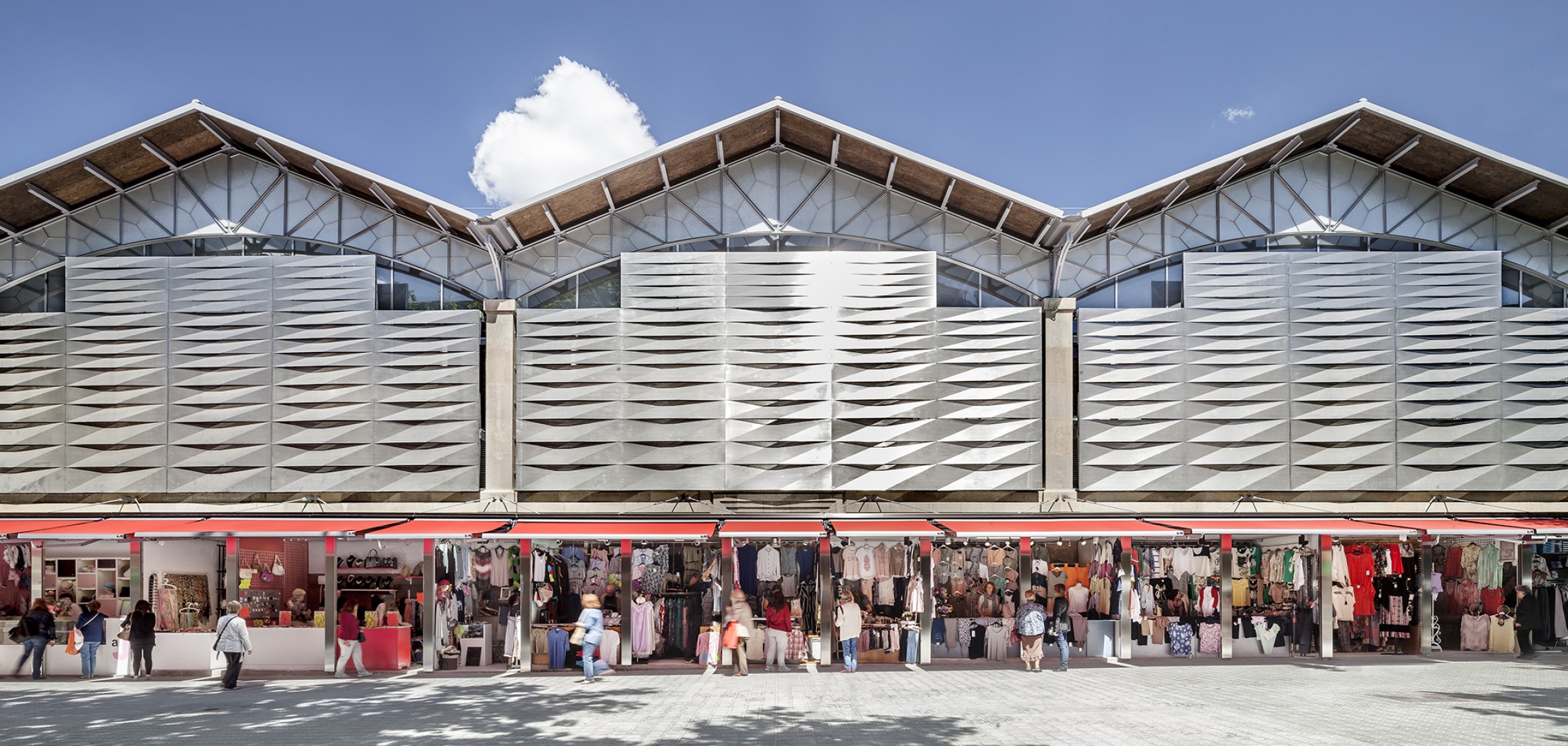 Mercado del Ninot de Barcelona, reformado por Josep Lluís Mateo. Fotografía por Adrià Goula.