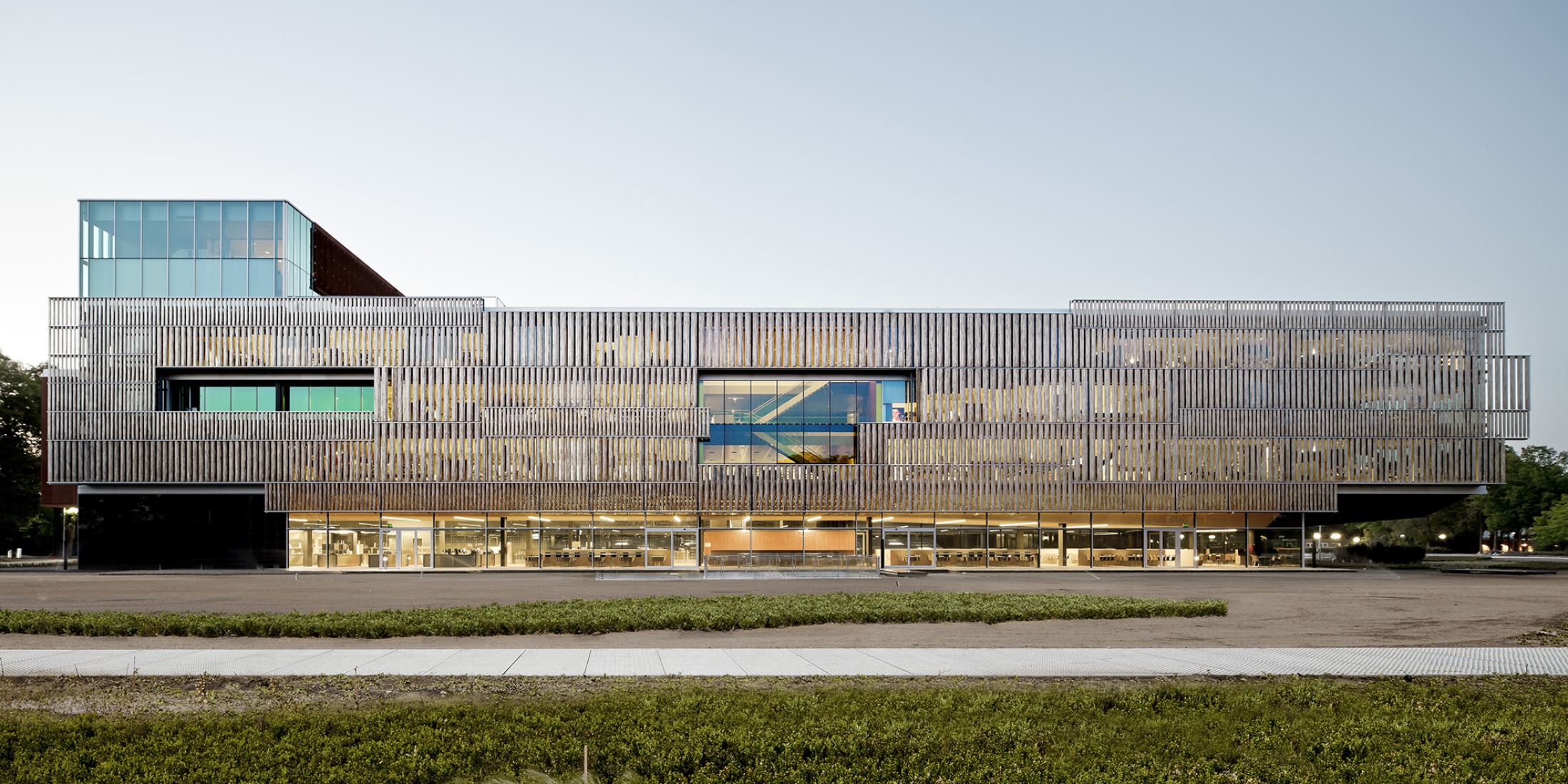 Sede de PGGM por Josep Lluis Mateo. Fotografía por Adrià Goula.