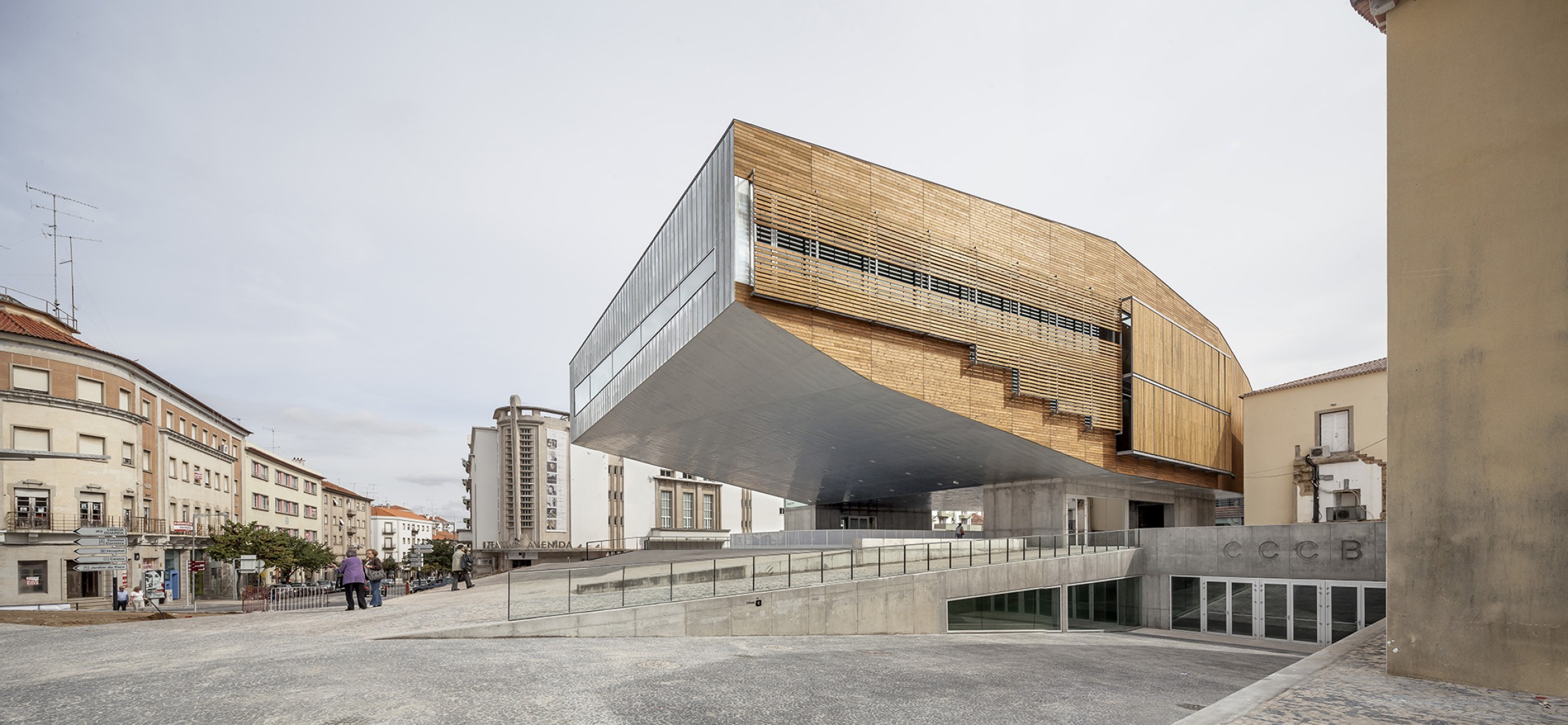Centro Cultural en Castelo Branco por Josep Lluis Mateo. Fotografía por Adrià Goula.