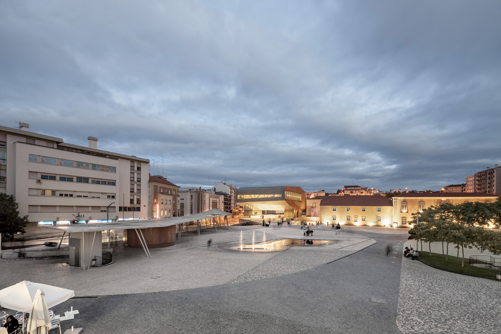 Centro Cultural en Castelo Branco por Josep Lluis Mateo. Fotografía por Adrià Goula.