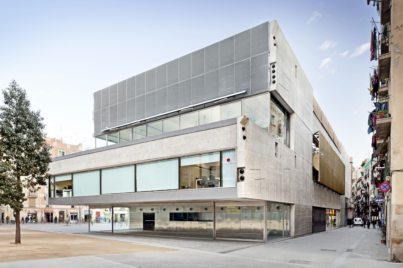 Oficinas del ICIC por Josep Lluis Mateo. Fotografía por Adrià Goula.