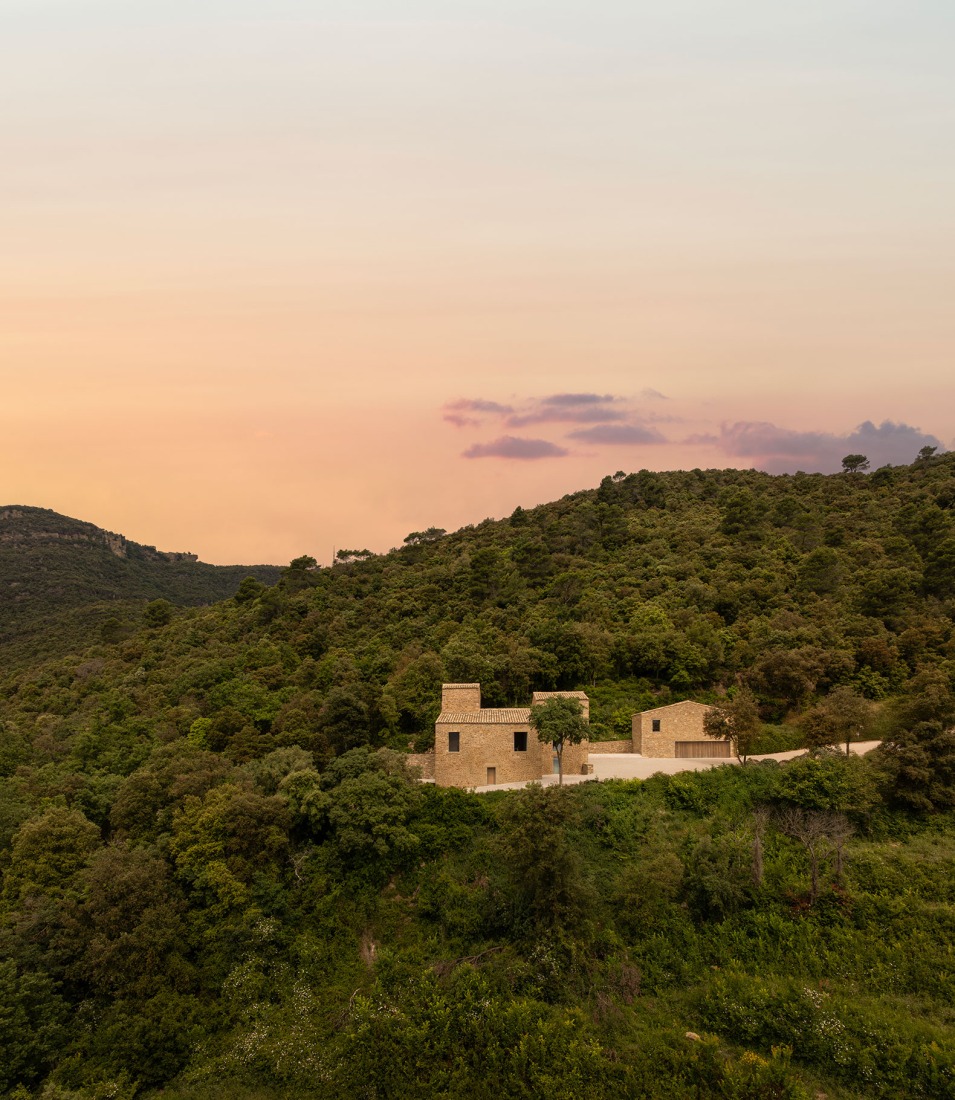 Mas Cadalt by Fran Silvestre Arquitectos. Photograph by Fernando Guerra.
