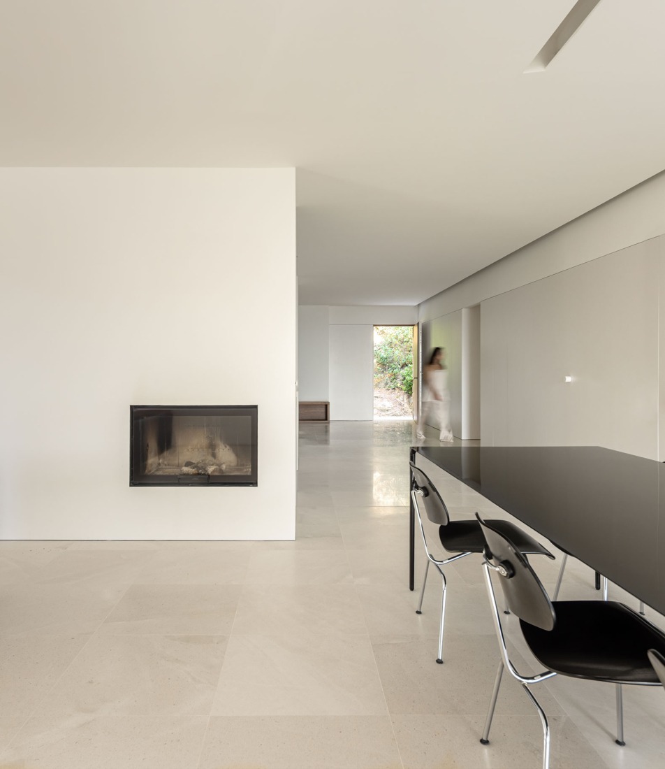 Mas Cadalt by Fran Silvestre Arquitectos. Photograph by Fernando Guerra.