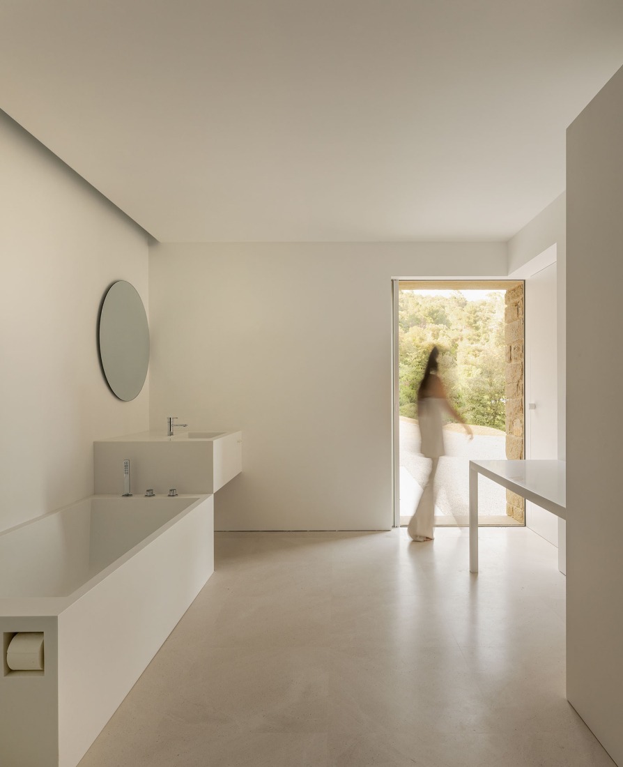 Mas Cadalt by Fran Silvestre Arquitectos. Photograph by Fernando Guerra.