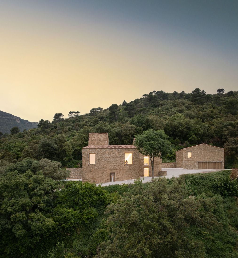 Mas Cadalt by Fran Silvestre Arquitectos. Photograph by Fernando Guerra.