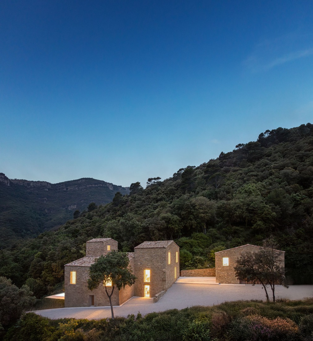 Mas Cadalt by Fran Silvestre Arquitectos. Photograph by Fernando Guerra.