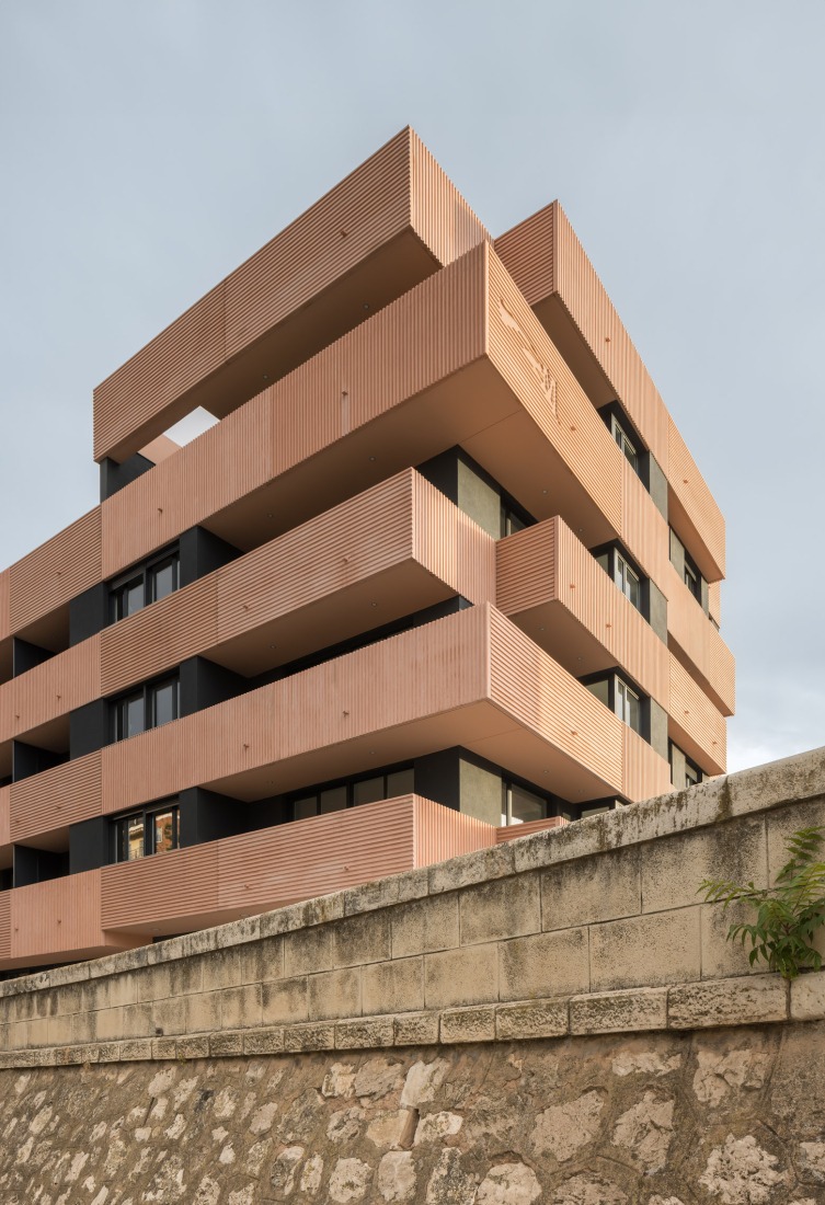 Magno Building by Javier Prieto Arquitectos. Photograph by Germán Cabo.
