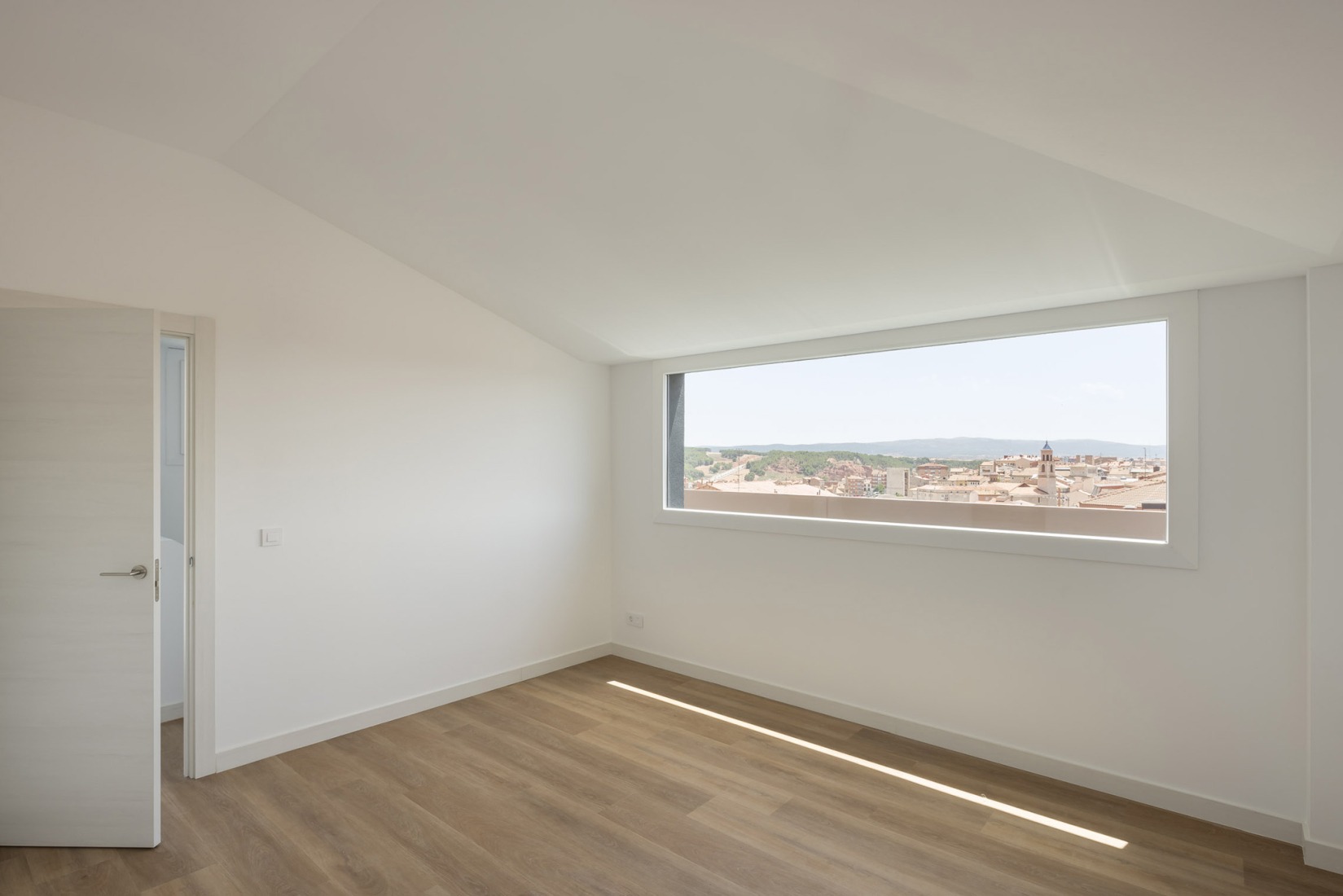 Magno Building by Javier Prieto Arquitectos. Photograph by Germán Cabo.