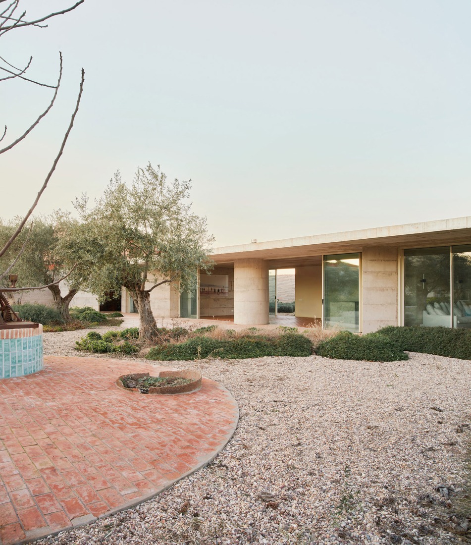 Casa Calera y Chozas por Jorge Vidal. Fotografía por Jose Hevia.