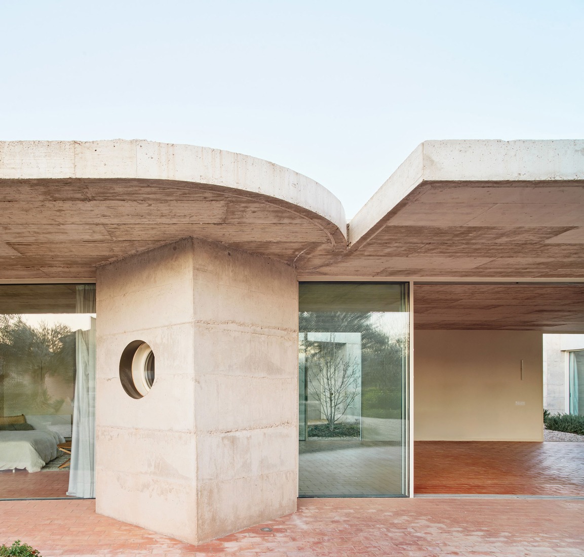 Casa Calera y Chozas por Jorge Vidal. Fotografía por Jose Hevia.