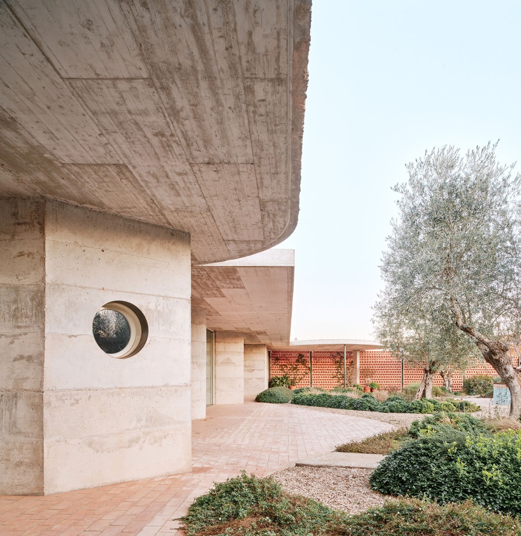 Casa Calera y Chozas por Jorge Vidal. Fotografía por Jose Hevia.