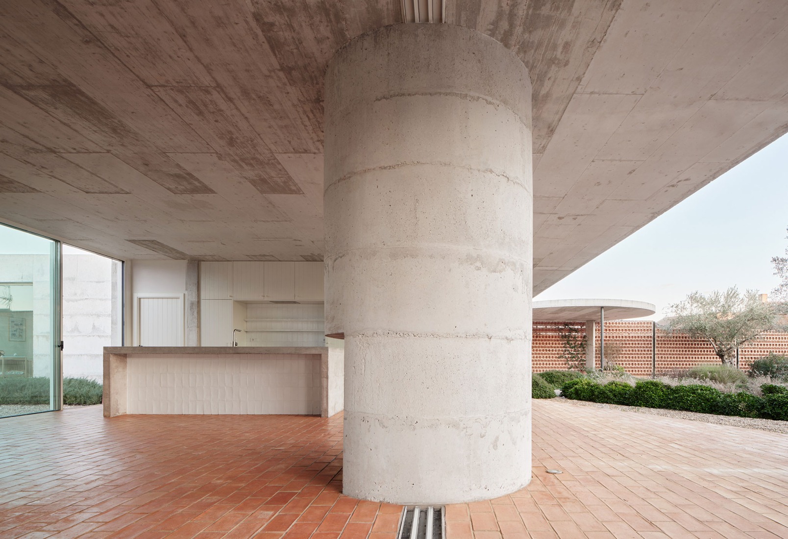 Casa Calera y Chozas por Jorge Vidal. Fotografía por Jose Hevia.