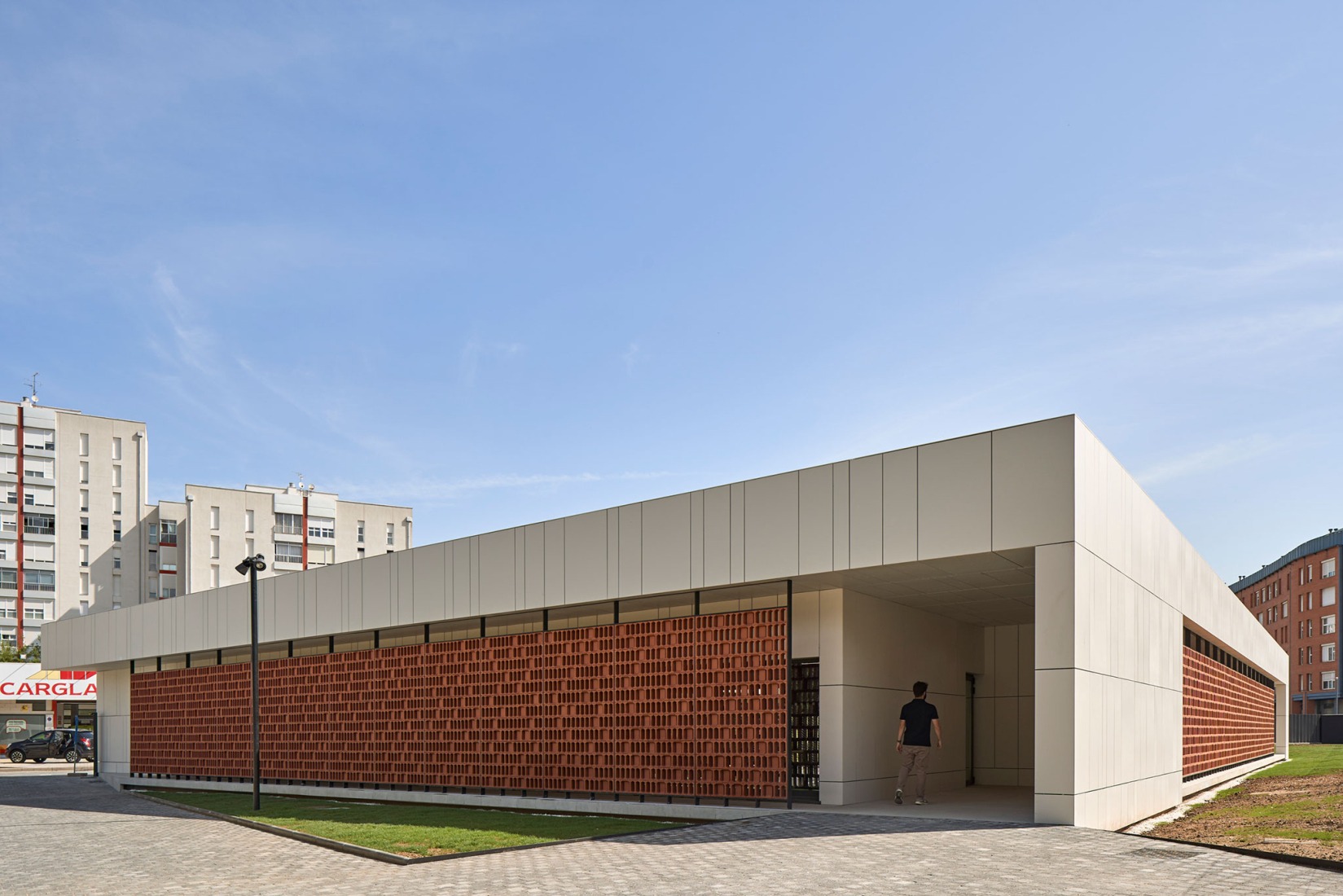 Edificio para ECYL y SEPE por Marcos Rico Arquitectos. Fotografía por Javier Bravo.