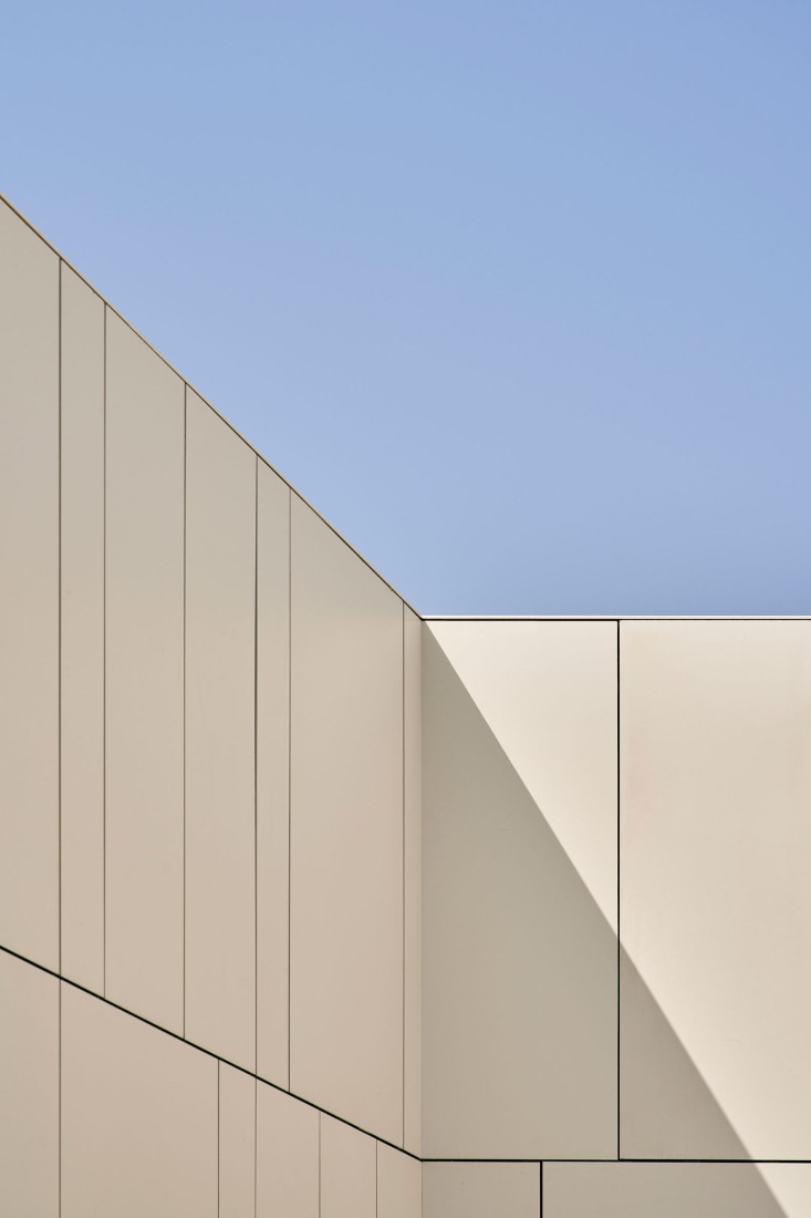 Edificio para ECYL y SEPE por Marcos Rico Arquitectos. Fotografía por Javier Bravo.