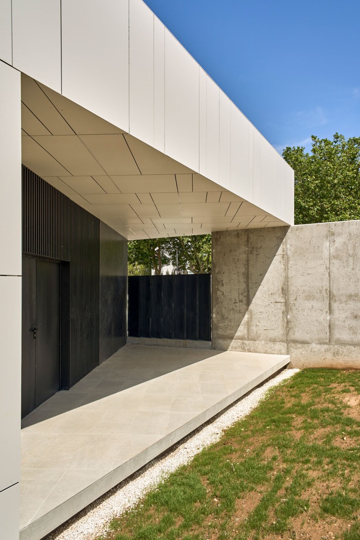 Edificio para ECYL y SEPE por Marcos Rico Arquitectos. Fotografía por Javier Bravo.