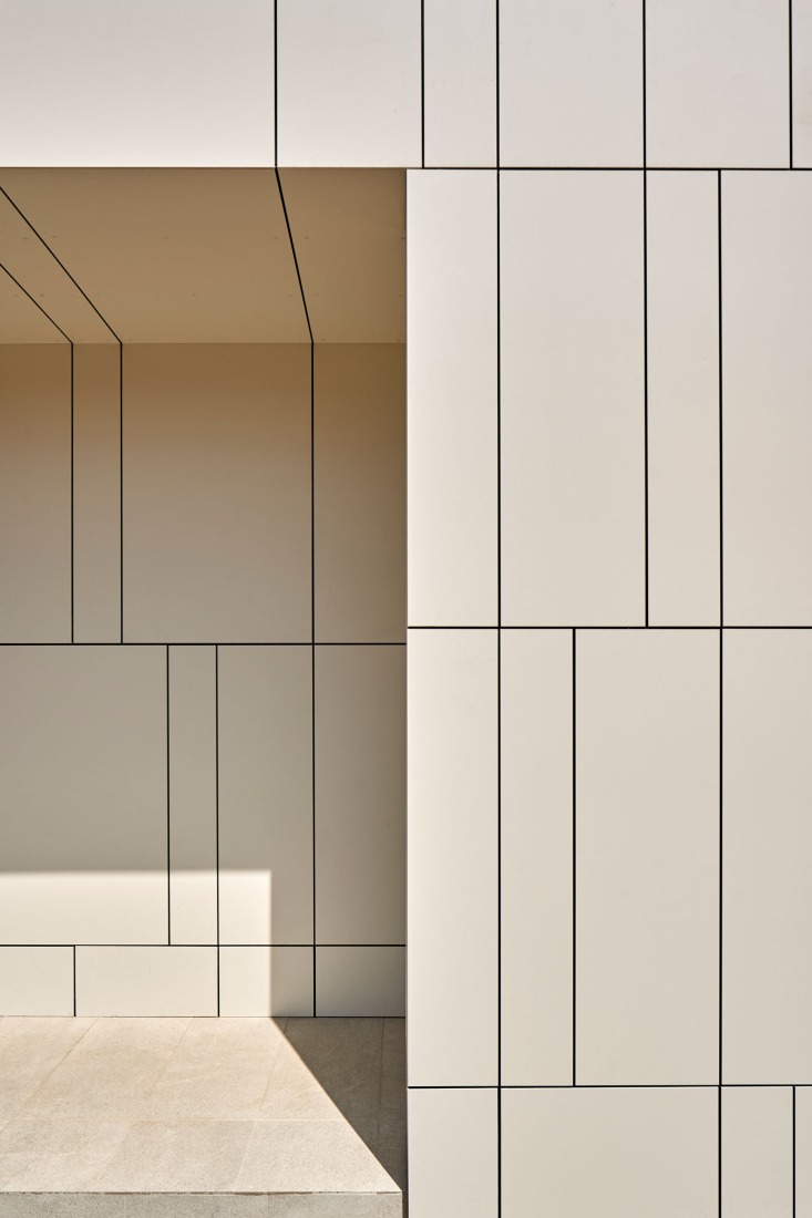 Edificio para ECYL y SEPE por Marcos Rico Arquitectos. Fotografía por Javier Bravo.