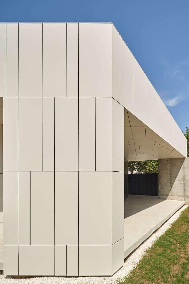 Edificio para ECYL y SEPE por Marcos Rico Arquitectos. Fotografía por Javier Bravo.