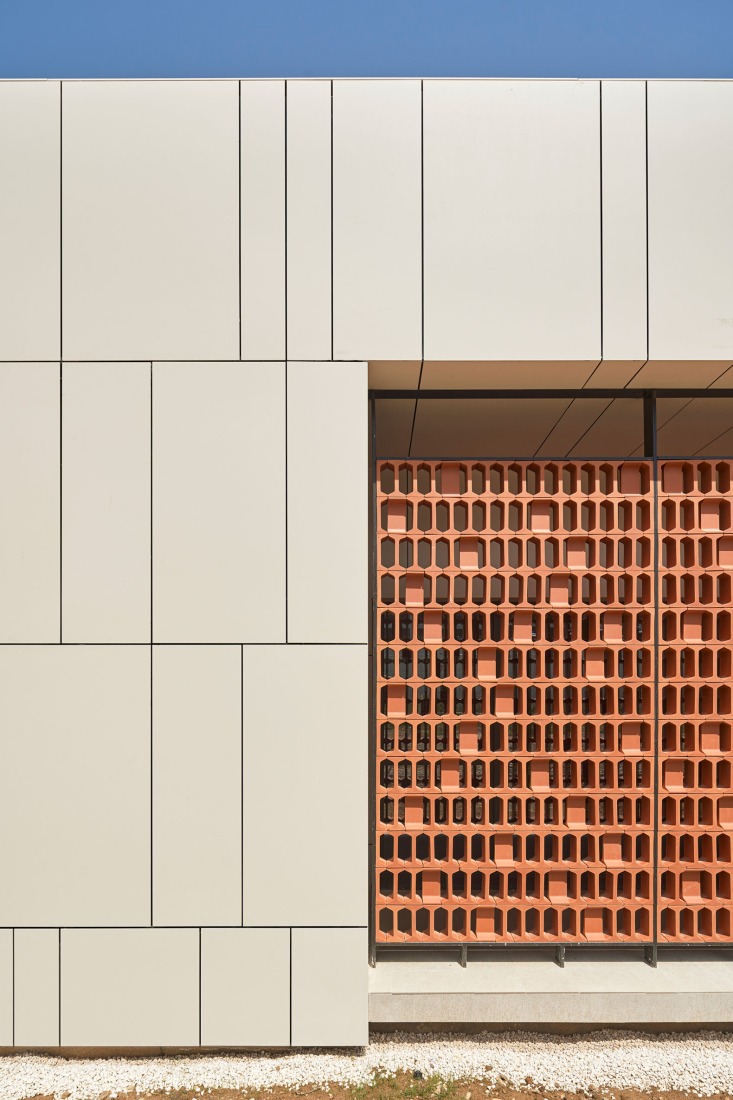 Edificio para ECYL y SEPE por Marcos Rico Arquitectos. Fotografía por Javier Bravo.