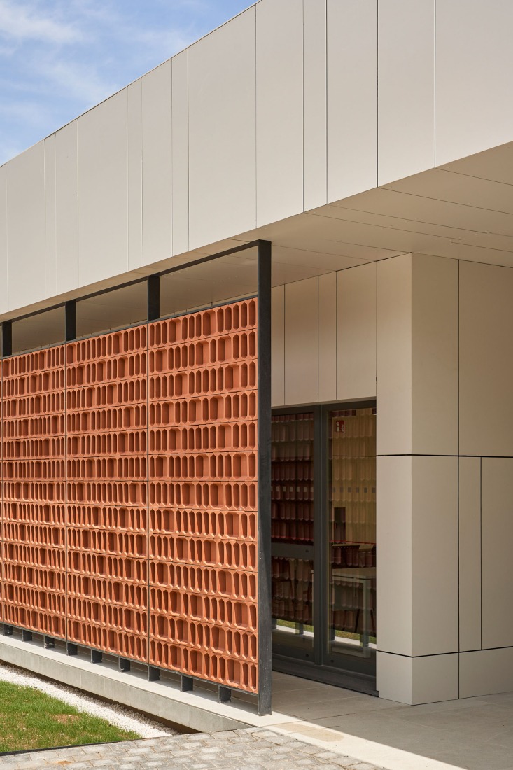 Edificio para ECYL y SEPE por Marcos Rico Arquitectos. Fotografía por Javier Bravo.